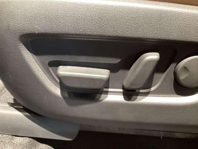 ＣＸ－８０ ３．３　ＸＤハイブリッド　プレミアム　スポーツ　ディーゼルタ　試乗車アップ　大型サンルーフ　レーダークルーズ　パノラマサンルーフ　クリアランスソナー　パワーシート　衝突被害軽減システム　シートヒーター　４ＷＤ　オートマチックハイビーム　バックカメラ　３列（15枚目）