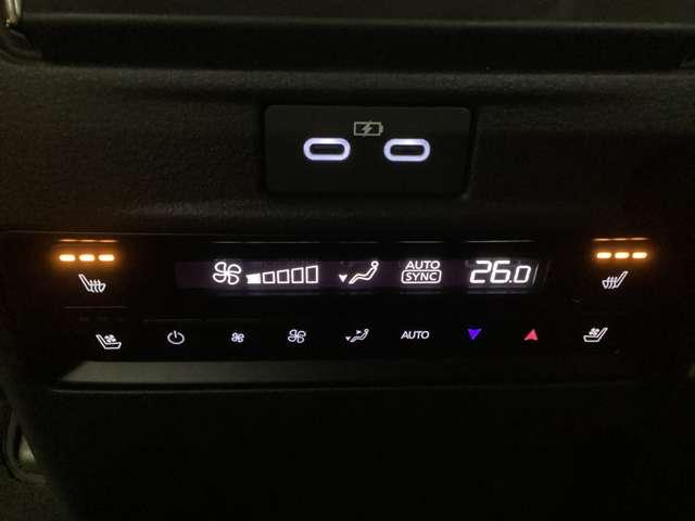 ＣＸ－８０ ３．３　ＸＤハイブリッド　プレミアム　スポーツ　ディーゼルタ　試乗車アップ　大型サンルーフ　レーダークルーズ　パノラマサンルーフ　クリアランスソナー　パワーシート　衝突被害軽減システム　シートヒーター　４ＷＤ　オートマチックハイビーム　バックカメラ　３列（20枚目）