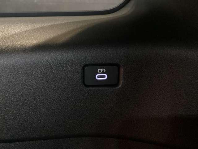 ＣＸ－８０ ３．３　ＸＤハイブリッド　プレミアム　スポーツ　ディーゼルタ　試乗車アップ　大型サンルーフ　レーダークルーズ　パノラマサンルーフ　クリアランスソナー　パワーシート　衝突被害軽減システム　シートヒーター　４ＷＤ　オートマチックハイビーム　バックカメラ　３列（24枚目）