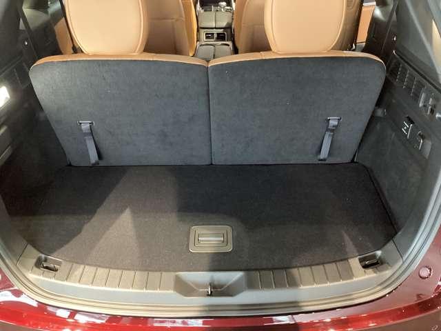 ＣＸ－８０ ３．３　ＸＤハイブリッド　プレミアム　スポーツ　ディーゼルタ　試乗車アップ　大型サンルーフ　レーダークルーズ　パノラマサンルーフ　クリアランスソナー　パワーシート　衝突被害軽減システム　シートヒーター　４ＷＤ　オートマチックハイビーム　バックカメラ　３列（26枚目）