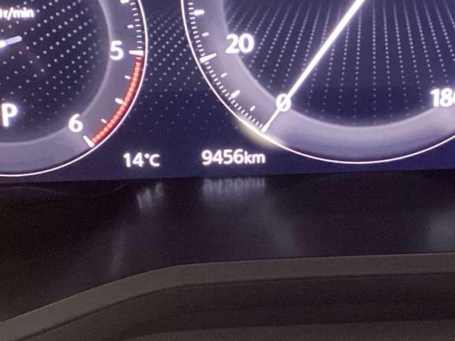 ＣＸ－８０ ３．３　ＸＤハイブリッド　プレミアム　スポーツ　ディーゼルタ　試乗車アップ　大型サンルーフ　レーダークルーズ　パノラマサンルーフ　クリアランスソナー　パワーシート　衝突被害軽減システム　シートヒーター　４ＷＤ　オートマチックハイビーム　バックカメラ　３列（31枚目）