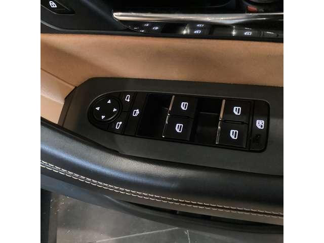 ＣＸ－８０ ３．３　ＸＤハイブリッド　プレミアム　スポーツ　ディーゼルタ　試乗車アップ　大型サンルーフ　レーダークルーズ　パノラマサンルーフ　クリアランスソナー　パワーシート　衝突被害軽減システム　シートヒーター　４ＷＤ　オートマチックハイビーム　バックカメラ　３列（42枚目）