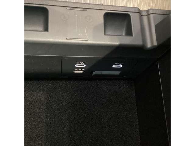 ＣＸ－８０ ３．３　ＸＤハイブリッド　プレミアム　スポーツ　ディーゼルタ　試乗車アップ　大型サンルーフ　レーダークルーズ　パノラマサンルーフ　クリアランスソナー　パワーシート　衝突被害軽減システム　シートヒーター　４ＷＤ　オートマチックハイビーム　バックカメラ　３列（55枚目）