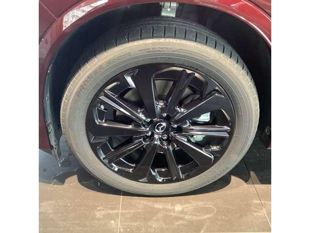 ＣＸ－８０ ３．３　ＸＤハイブリッド　プレミアム　スポーツ　ディーゼルタ　試乗車アップ　大型サンルーフ　レーダークルーズ　パノラマサンルーフ　クリアランスソナー　パワーシート　衝突被害軽減システム　シートヒーター　４ＷＤ　オートマチックハイビーム　バックカメラ　３列（61枚目）