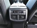 ２列目もＡＵＴＯ　エアコンですので、温度設定するだけで後は車が管理してくれます。快適な室内空間です！