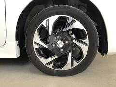 純正アルミホイール装着☆足回りが引き締まって見えてカッコいいですね☆ 2