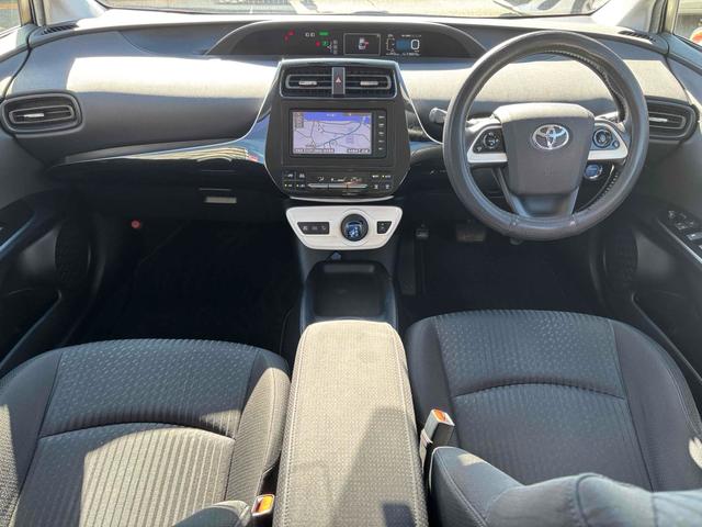 プリウス S ドライブレコーダー ETC バックカメラ ナビ TV アルミホイール オートライト LEDヘッドランプ CVT スマートキー 電動格納ミラー 盗難防止システム CD Bluetooth 衝突安全ボディ(2枚目)