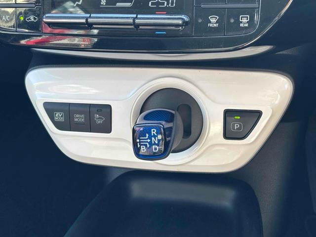 プリウス S ドライブレコーダー ETC バックカメラ ナビ TV アルミホイール オートライト LEDヘッドランプ CVT スマートキー 電動格納ミラー 盗難防止システム CD Bluetooth 衝突安全ボディ(8枚目)