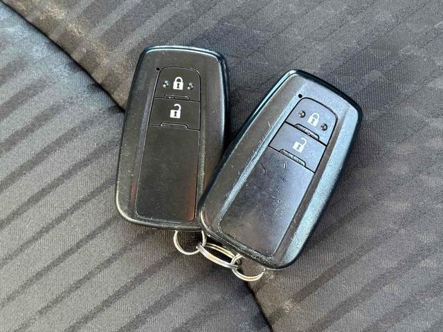 プリウス S ドライブレコーダー ETC バックカメラ ナビ TV アルミホイール オートライト LEDヘッドランプ CVT スマートキー 電動格納ミラー 盗難防止システム CD Bluetooth 衝突安全ボディ(12枚目)