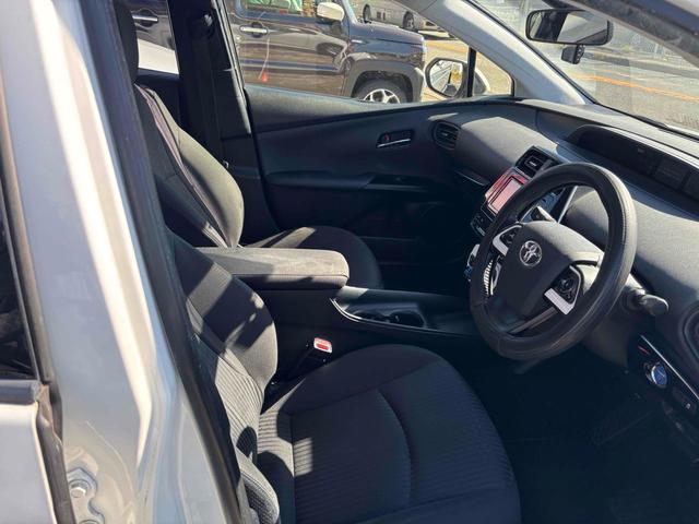 プリウス S ドライブレコーダー ETC バックカメラ ナビ TV アルミホイール オートライト LEDヘッドランプ CVT スマートキー 電動格納ミラー 盗難防止システム CD Bluetooth 衝突安全ボディ(27枚目)