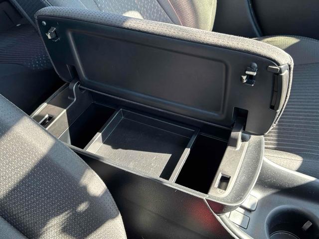 プリウス S ドライブレコーダー ETC バックカメラ ナビ TV アルミホイール オートライト LEDヘッドランプ CVT スマートキー 電動格納ミラー 盗難防止システム CD Bluetooth 衝突安全ボディ(50枚目)