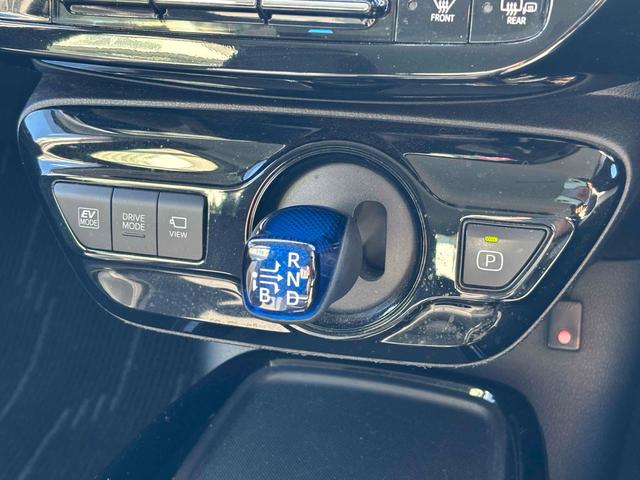 プリウス Aツーリングセレクション ドライブレコーダー クリアランスソナー レーンアシスト オートクルーズコントロール パークアシスト 衝突被害軽減システム 全周囲カメラ ナビ TV アルミホイール オートマチックハイビーム(6枚目)