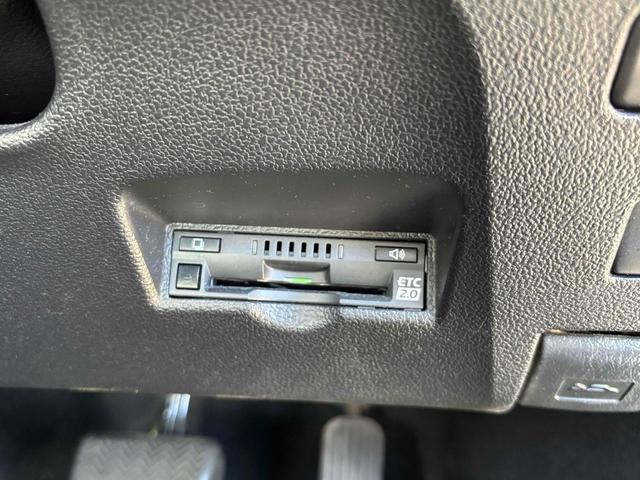 プリウス Aツーリングセレクション ドライブレコーダー クリアランスソナー レーンアシスト オートクルーズコントロール パークアシスト 衝突被害軽減システム 全周囲カメラ ナビ TV アルミホイール オートマチックハイビーム(8枚目)