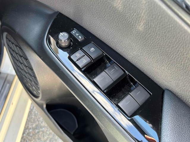 プリウス Aツーリングセレクション ドライブレコーダー クリアランスソナー レーンアシスト オートクルーズコントロール パークアシスト 衝突被害軽減システム 全周囲カメラ ナビ TV アルミホイール オートマチックハイビーム(9枚目)