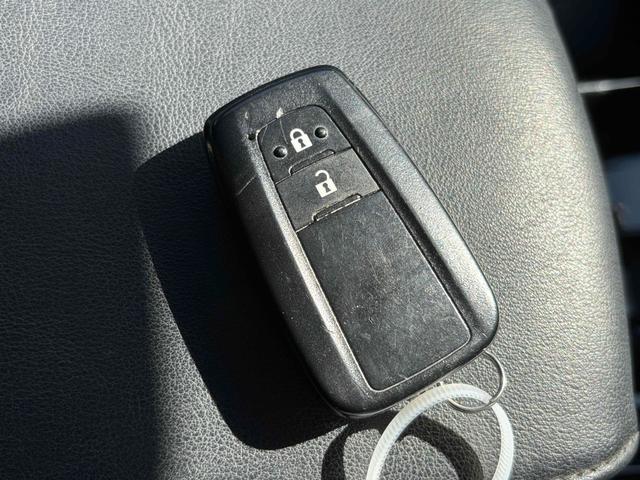 プリウス Aツーリングセレクション ドライブレコーダー クリアランスソナー レーンアシスト オートクルーズコントロール パークアシスト 衝突被害軽減システム 全周囲カメラ ナビ TV アルミホイール オートマチックハイビーム(11枚目)