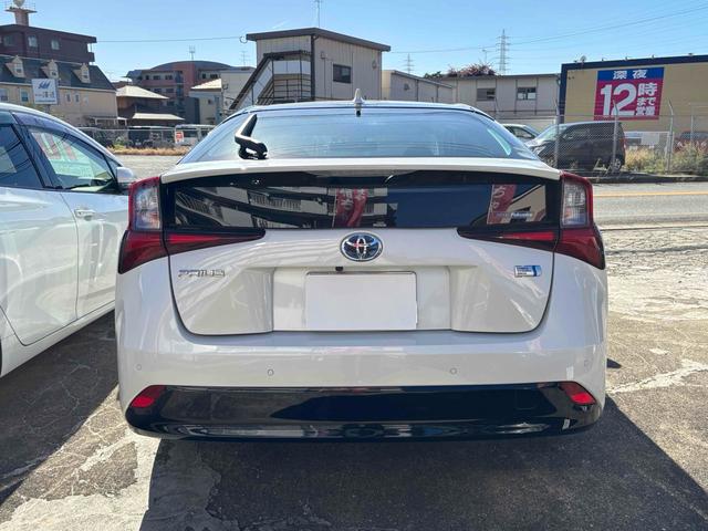 プリウス Aツーリングセレクション ドライブレコーダー クリアランスソナー レーンアシスト オートクルーズコントロール パークアシスト 衝突被害軽減システム 全周囲カメラ ナビ TV アルミホイール オートマチックハイビーム(17枚目)