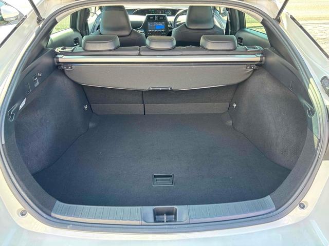 プリウス Aツーリングセレクション ドライブレコーダー クリアランスソナー レーンアシスト オートクルーズコントロール パークアシスト 衝突被害軽減システム 全周囲カメラ ナビ TV アルミホイール オートマチックハイビーム(19枚目)