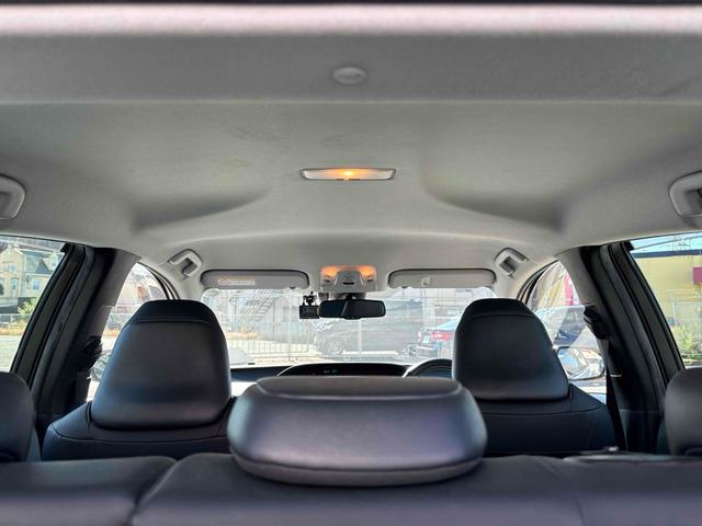 プリウス Aツーリングセレクション ドライブレコーダー クリアランスソナー レーンアシスト オートクルーズコントロール パークアシスト 衝突被害軽減システム 全周囲カメラ ナビ TV アルミホイール オートマチックハイビーム(40枚目)