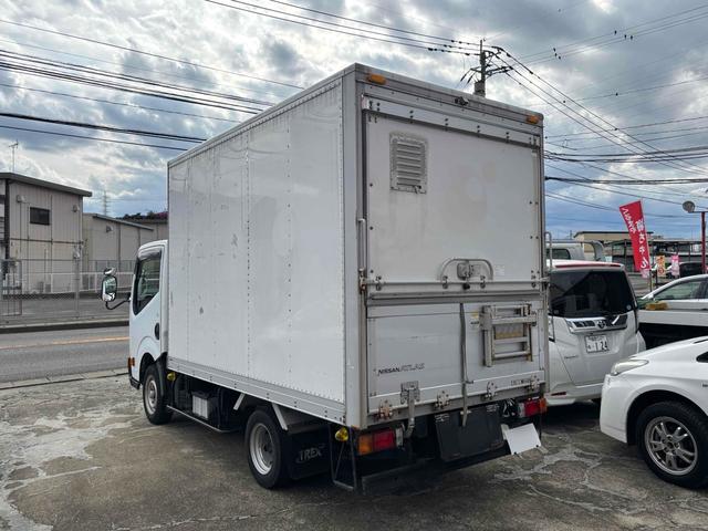 アトラストラック 　トラック　ＡＴ　後輪ダブル　バックカメラ　電動格納ミラー　エアコン　パワーウィンドウ　運転席エアバッグ（9枚目）