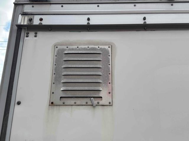 アトラストラック 　トラック　ＡＴ　後輪ダブル　バックカメラ　電動格納ミラー　エアコン　パワーウィンドウ　運転席エアバッグ（24枚目）