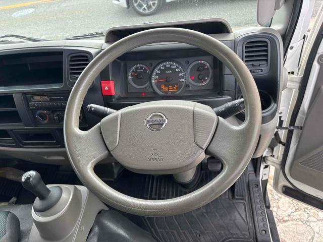 アトラストラック 　トラック　ＡＴ　後輪ダブル　バックカメラ　電動格納ミラー　エアコン　パワーウィンドウ　運転席エアバッグ（28枚目）