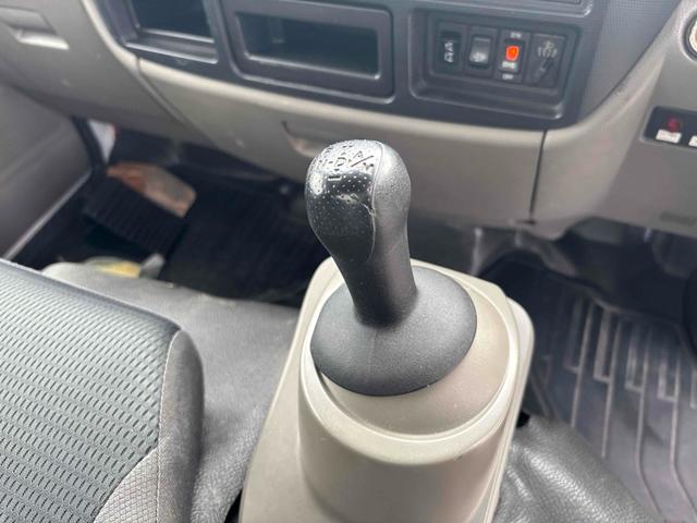 アトラストラック 　トラック　ＡＴ　後輪ダブル　バックカメラ　電動格納ミラー　エアコン　パワーウィンドウ　運転席エアバッグ（29枚目）