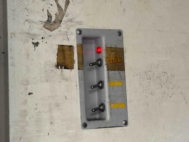 アトラストラック 　トラック　ＡＴ　後輪ダブル　バックカメラ　電動格納ミラー　エアコン　パワーウィンドウ　運転席エアバッグ（47枚目）