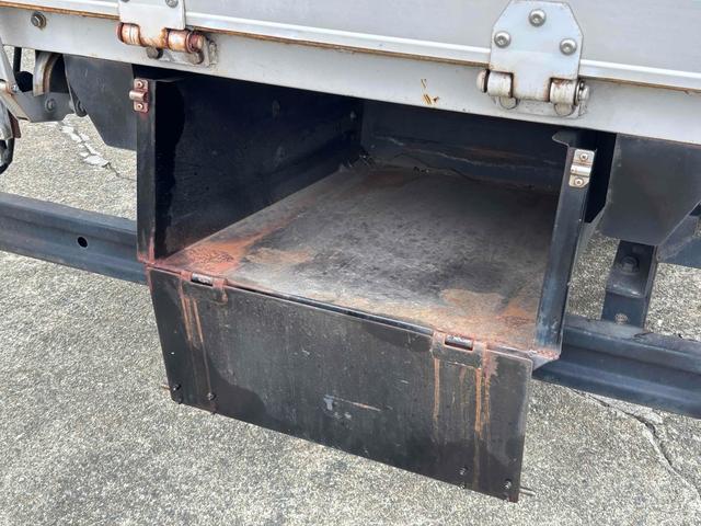 アトラストラック 　トラック　ＡＴ　後輪ダブル　バックカメラ　電動格納ミラー　エアコン　パワーウィンドウ　運転席エアバッグ（51枚目）