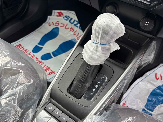 フロンクス ベースグレード　４ＷＤ　全周囲カメラ　クリアランスソナー　オートクルーズコントロール　レーンアシスト　衝突被害軽減システム　ナビ　ＴＶ　オートライト　ＬＥＤヘッドランプ　アルミホイール　スマートキー（7枚目）