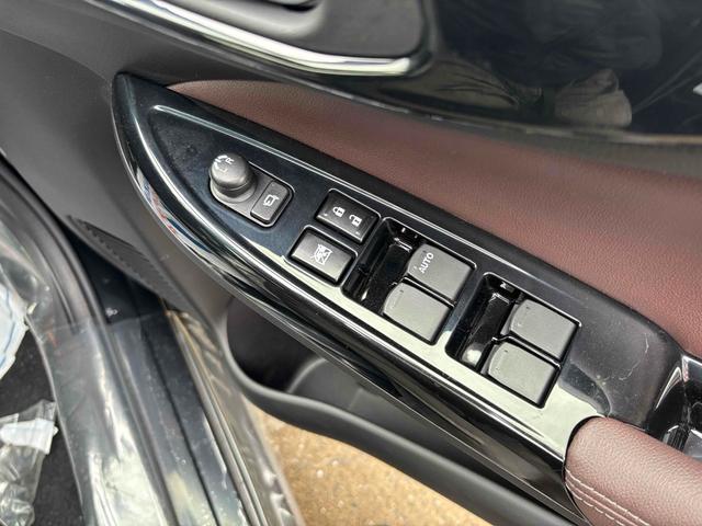 フロンクス ベースグレード　４ＷＤ　全周囲カメラ　クリアランスソナー　オートクルーズコントロール　レーンアシスト　衝突被害軽減システム　ナビ　ＴＶ　オートライト　ＬＥＤヘッドランプ　アルミホイール　スマートキー（11枚目）