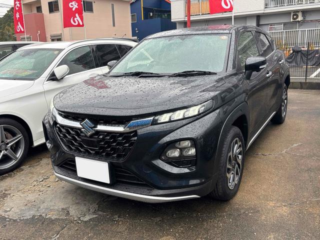 フロンクス ベースグレード　４ＷＤ　全周囲カメラ　クリアランスソナー　オートクルーズコントロール　レーンアシスト　衝突被害軽減システム　ナビ　ＴＶ　オートライト　ＬＥＤヘッドランプ　アルミホイール　スマートキー（12枚目）