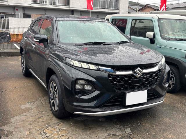 フロンクス ベースグレード　４ＷＤ　全周囲カメラ　クリアランスソナー　オートクルーズコントロール　レーンアシスト　衝突被害軽減システム　ナビ　ＴＶ　オートライト　ＬＥＤヘッドランプ　アルミホイール　スマートキー（14枚目）