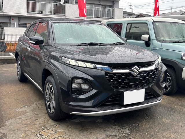 フロンクス ベースグレード　４ＷＤ　全周囲カメラ　クリアランスソナー　オートクルーズコントロール　レーンアシスト　衝突被害軽減システム　ナビ　ＴＶ　オートライト　ＬＥＤヘッドランプ　アルミホイール　スマートキー（15枚目）