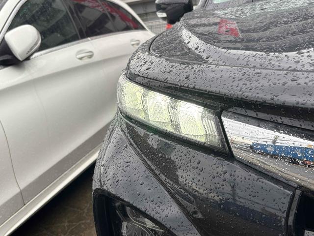 フロンクス ベースグレード　４ＷＤ　全周囲カメラ　クリアランスソナー　オートクルーズコントロール　レーンアシスト　衝突被害軽減システム　ナビ　ＴＶ　オートライト　ＬＥＤヘッドランプ　アルミホイール　スマートキー（24枚目）