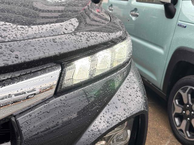 フロンクス ベースグレード　４ＷＤ　全周囲カメラ　クリアランスソナー　オートクルーズコントロール　レーンアシスト　衝突被害軽減システム　ナビ　ＴＶ　オートライト　ＬＥＤヘッドランプ　アルミホイール　スマートキー（25枚目）