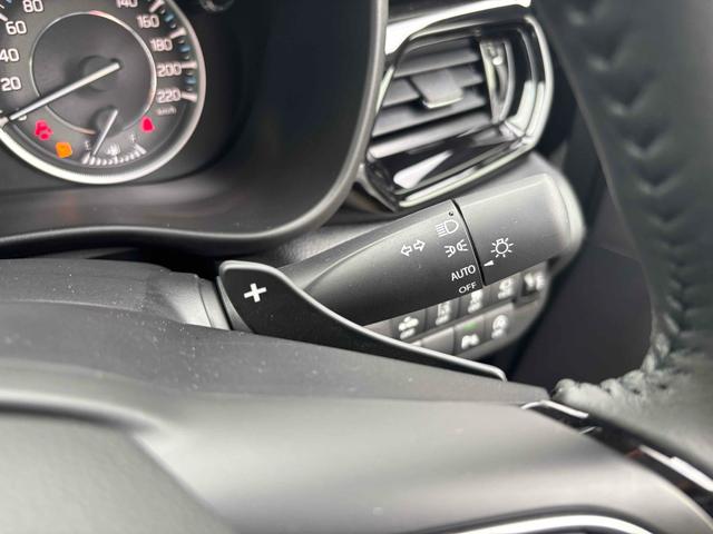 フロンクス ベースグレード　４ＷＤ　全周囲カメラ　クリアランスソナー　オートクルーズコントロール　レーンアシスト　衝突被害軽減システム　ナビ　ＴＶ　オートライト　ＬＥＤヘッドランプ　アルミホイール　スマートキー（42枚目）