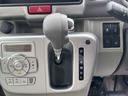 必ず使用するシフトレバー。確りと確認したいですね。