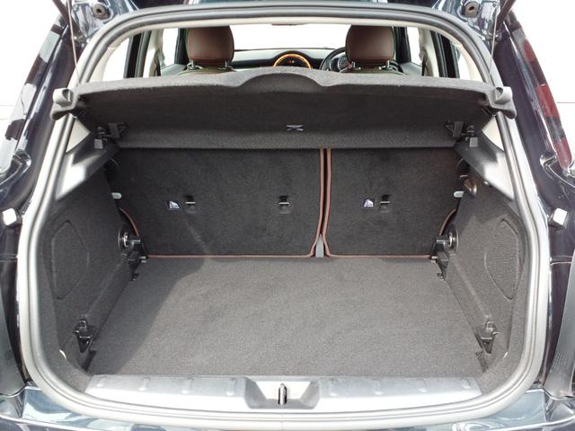 ＭＩＮＩ クーパーＳＤ　６０ｔｈエディション　タッチパネル純正ナビ　Ｂカメラ　ブラウン本革　スマートキー　シートヒーター　ＡＣＣ　前後ドラレコ　クリアランスソナー　ＬＥＤヘッドライト　ＵＫテール　ミラー型ＥＴＣ　禁煙車（12枚目）