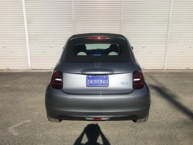 ５００ｅ オープン　ＡＣＣ　純正ナビ　ＡｐｐｌｅＣａｒＰｌａｙ　ベージュレザーシート　バックカメラ　障害物センサー　ブラインドスポットモニター　スマートキー　ＬＥＤヘッドライト　ＥＴＣ（7枚目）