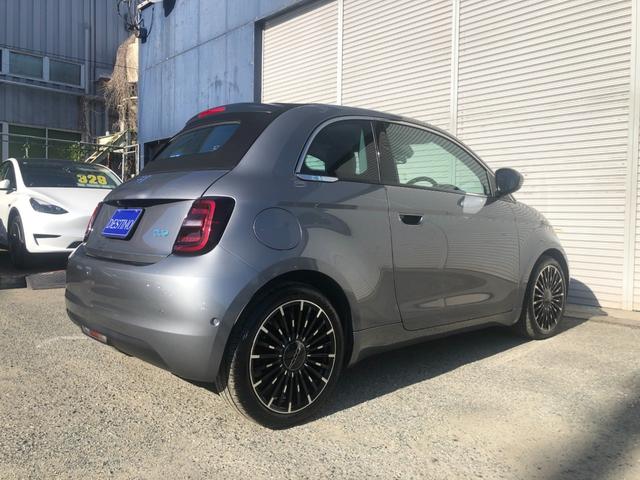 ５００ｅ オープン　ＡＣＣ　純正ナビ　ＡｐｐｌｅＣａｒＰｌａｙ　ベージュレザーシート　バックカメラ　障害物センサー　ブラインドスポットモニター　スマートキー　ＬＥＤヘッドライト　ＥＴＣ（10枚目）