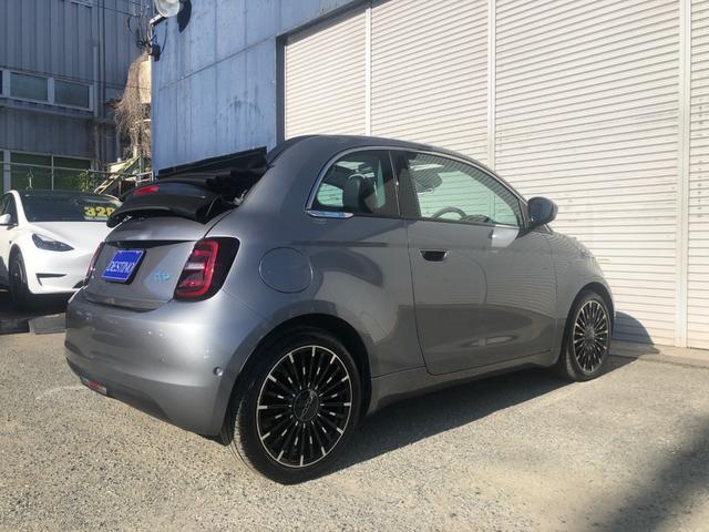 ５００ｅ オープン　ＡＣＣ　純正ナビ　ＡｐｐｌｅＣａｒＰｌａｙ　ベージュレザーシート　バックカメラ　障害物センサー　ブラインドスポットモニター　スマートキー　ＬＥＤヘッドライト　ＥＴＣ（12枚目）