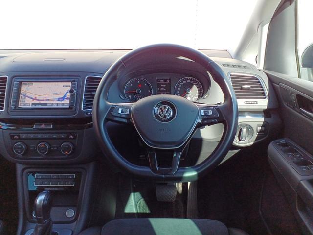 シャラン TDI ハイライン 純正ナビ フルセグTV 両側パワースライドドア 電動リアゲート バックカメラ 障害物センサー 黒アルカンターラシート 前席シートヒーター ACC 禁煙車 パワーシート(2枚目)