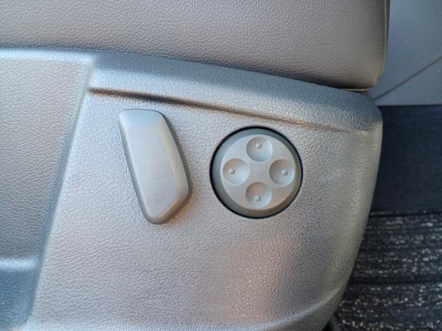 シャラン TDI ハイライン 純正ナビ フルセグTV 両側パワースライドドア 電動リアゲート バックカメラ 障害物センサー 黒アルカンターラシート 前席シートヒーター ACC 禁煙車 パワーシート(17枚目)