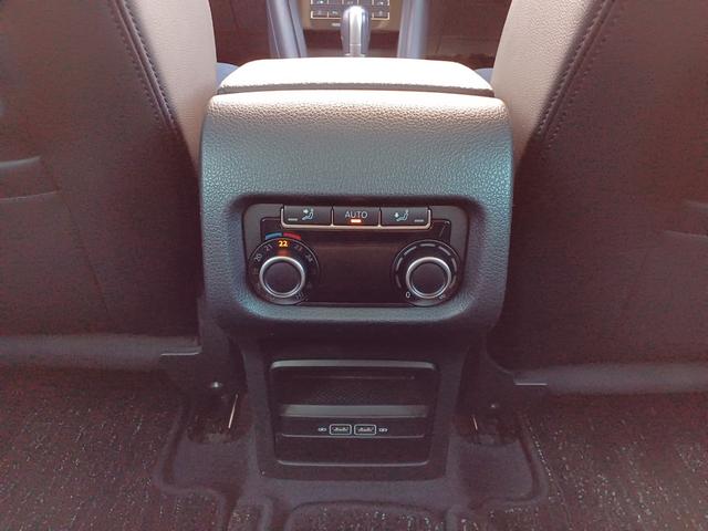 シャラン TDI ハイライン 純正ナビ フルセグTV 両側パワースライドドア 電動リアゲート バックカメラ 障害物センサー 黒アルカンターラシート 前席シートヒーター ACC 禁煙車 パワーシート(24枚目)