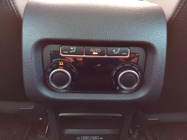 シャラン TDI ハイライン 純正ナビ フルセグTV 両側パワースライドドア 電動リアゲート バックカメラ 障害物センサー 黒アルカンターラシート 前席シートヒーター ACC 禁煙車 パワーシート(25枚目)