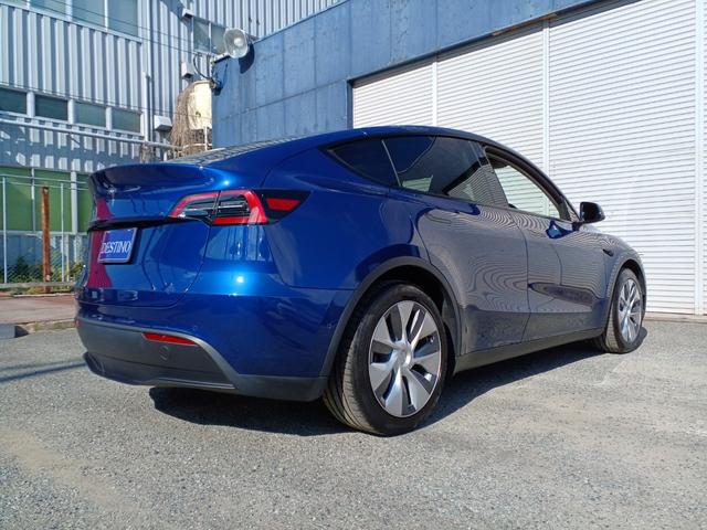 モデルＹ ベースグレード　オートパイロット　パノラマガラスルーフ　純正ナビ　バックサイドカメラ　ブラックレザーシート　電動シート　シートヒーター　ハンドルヒーター　電動リアゲート　ＥＴＣ（6枚目）