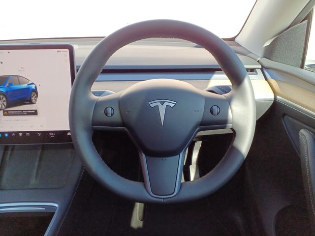 モデルＹ ベースグレード　オートパイロット　パノラマガラスルーフ　純正ナビ　バックサイドカメラ　ブラックレザーシート　電動シート　シートヒーター　ハンドルヒーター　電動リアゲート　ＥＴＣ（21枚目）