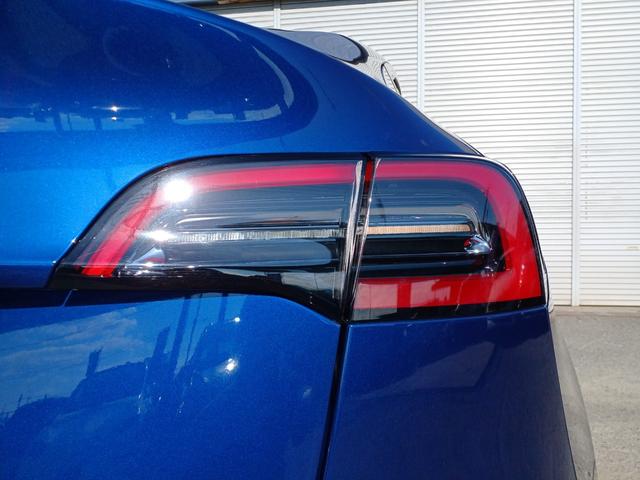 モデルＹ ベースグレード　オートパイロット　パノラマガラスルーフ　純正ナビ　バックサイドカメラ　ブラックレザーシート　電動シート　シートヒーター　ハンドルヒーター　電動リアゲート　ＥＴＣ（45枚目）