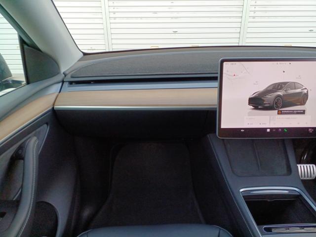 モデルY パフォーマンス ワンオーナー オートパイロット パノラマガラスルーフ 黒革パワーシート シートヒーター ハンドルヒーター バックサイドモニター 電動リアゲート ETC(19枚目)