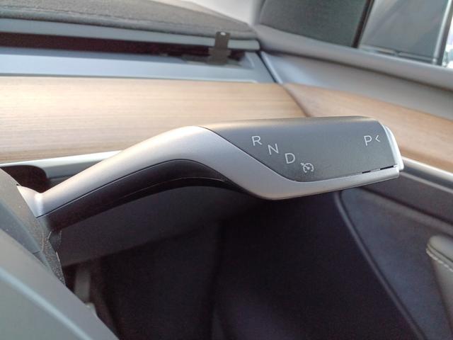 モデルY パフォーマンス ワンオーナー オートパイロット パノラマガラスルーフ 黒革パワーシート シートヒーター ハンドルヒーター バックサイドモニター 電動リアゲート ETC(24枚目)